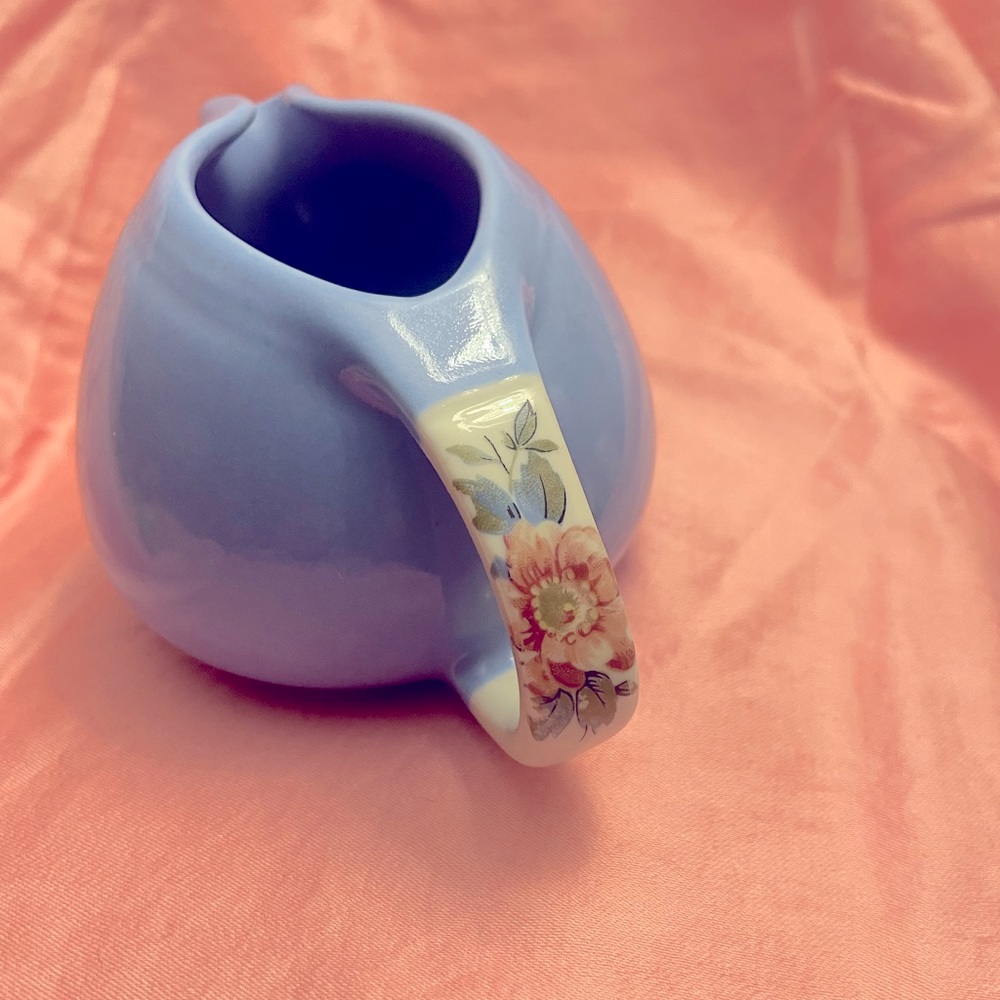 Rose Parade Halls Superior Quality Kitchenware.